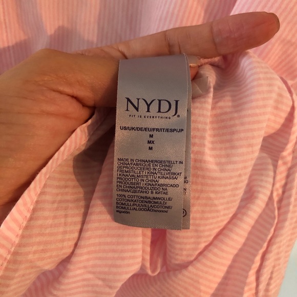 🛍 SALE 3x$30! NYDJ Top like new! - Picture 4 of 5